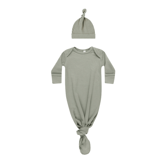 Quincy Mae Knotted Baby Gown & Hat Set - Basil