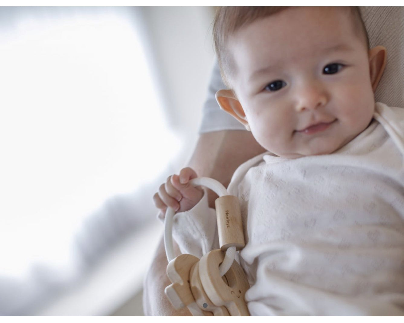 Plan Toys Baby Key Rattle Natural - hip-kid