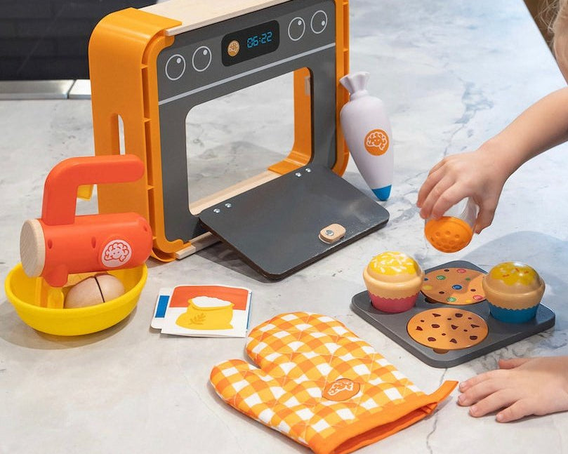 Fat Brain Toys Pretendables Bakery Set - hip-kid