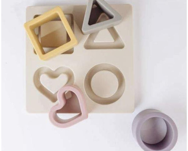 Three Hearts Silicone Puzzle - Mauve - hip-kid