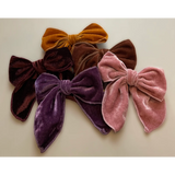 Three Hearts Eleanor Hair Bow - hip-kid