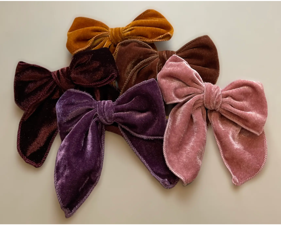 Three Hearts Eleanor Hair Bow - hip-kid